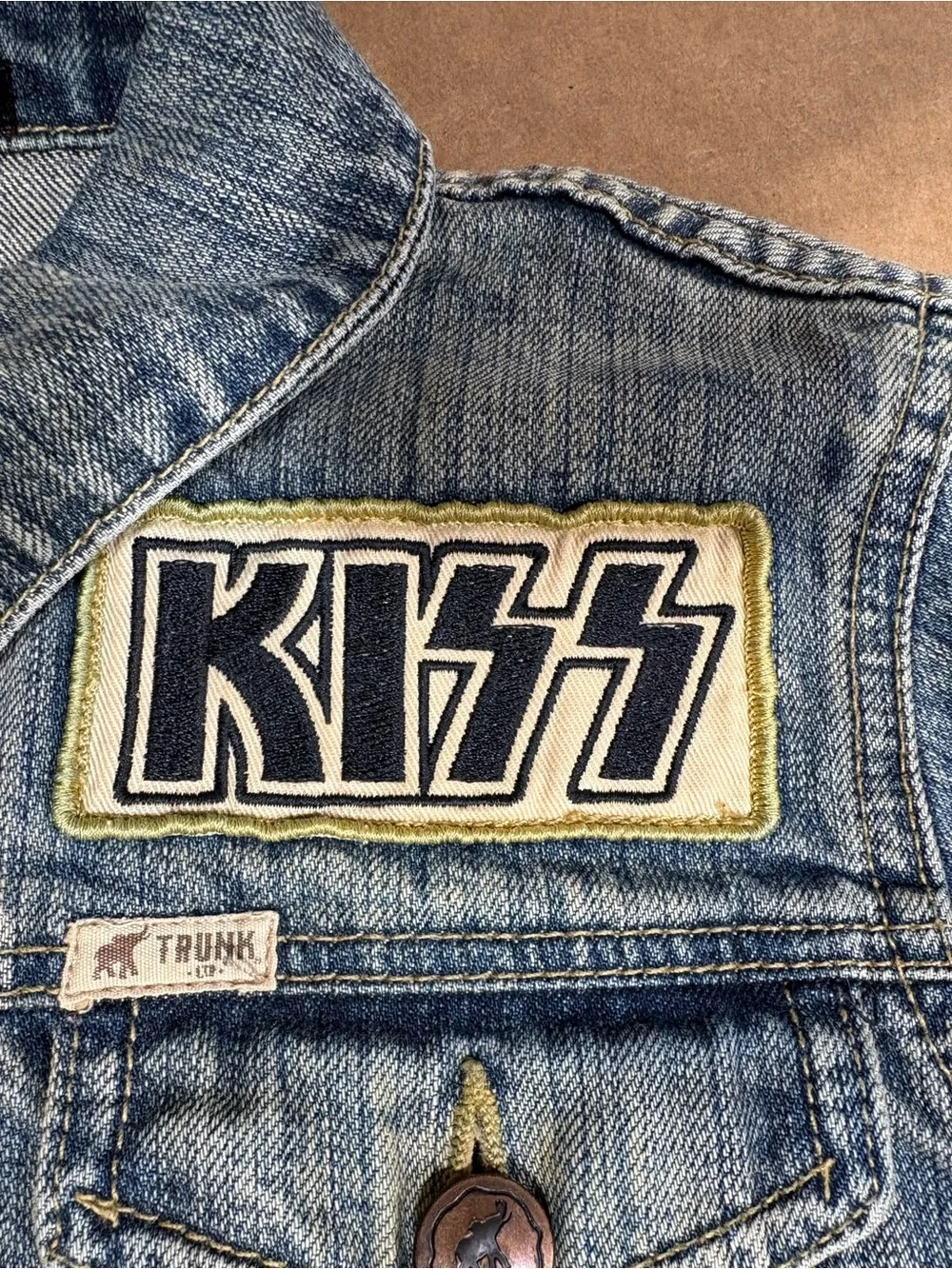VTG 2005 Trunk Ltd Kiss Denim Jacket Reserve 88/150 Kids XL 16 P2P 1977 Graphic
